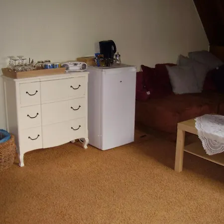 B & B Twist Bed & Breakfast *